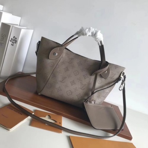 Kožená taška Louis Vuitton Mahina HINA M54353 šedá