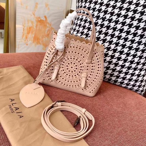Originální kožená taška Alaia Openwork A3658 Nude