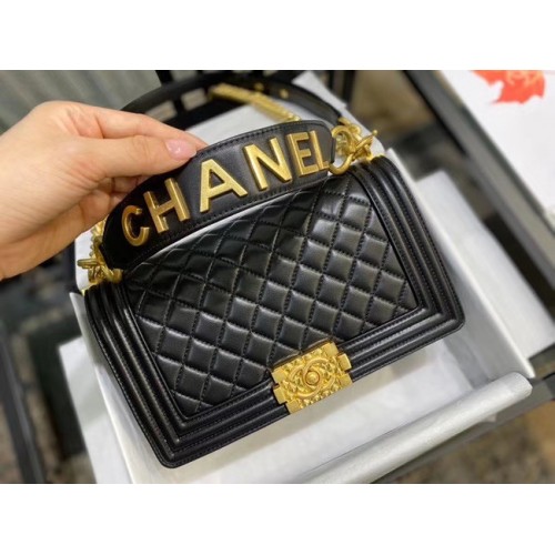 CHANEL kabelka s klopou A67086 černá