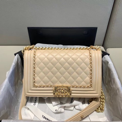 CHANEL kabelka s klopou A67086 krémová
