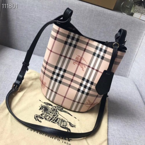 Malá kožená taška BURBERRY Banner s vintage kostkou 1581 černá