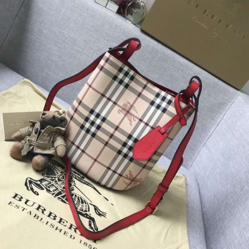 Malá kožená taška BURBERRY Banner s vintage kostkou 9657 červená