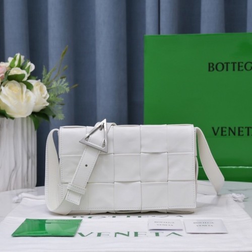 Bottega Veneta CASSETTE 018101 bílá