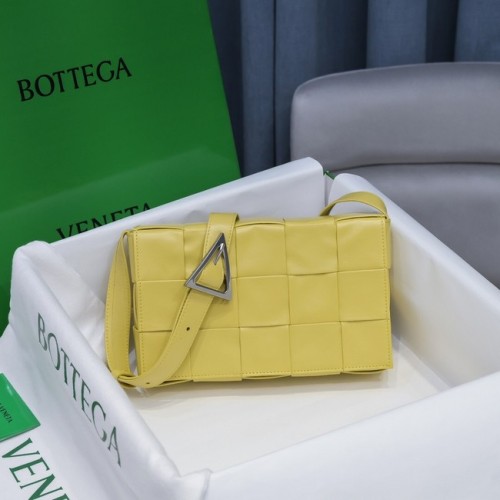 Bottega Veneta CASSETTES 018101 žlutá