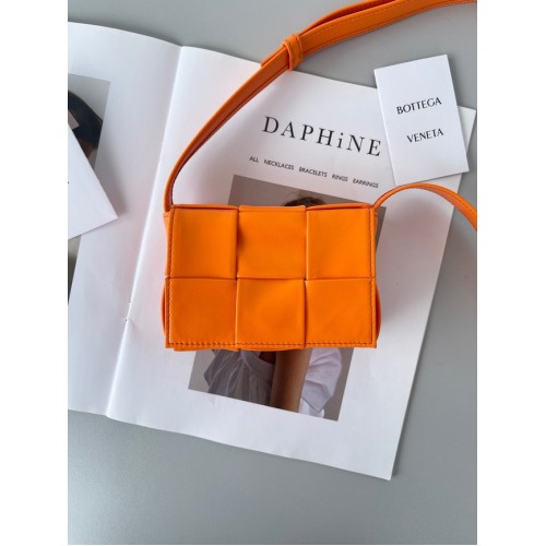 Bottega Veneta Candy Cassette 666688 oranžová