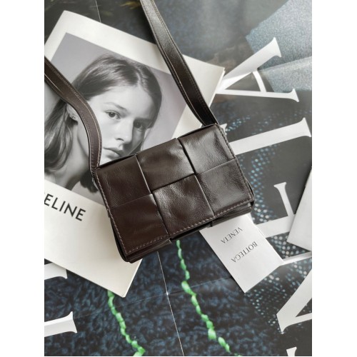 Bottega Veneta Candy Cassette A666688 Káva