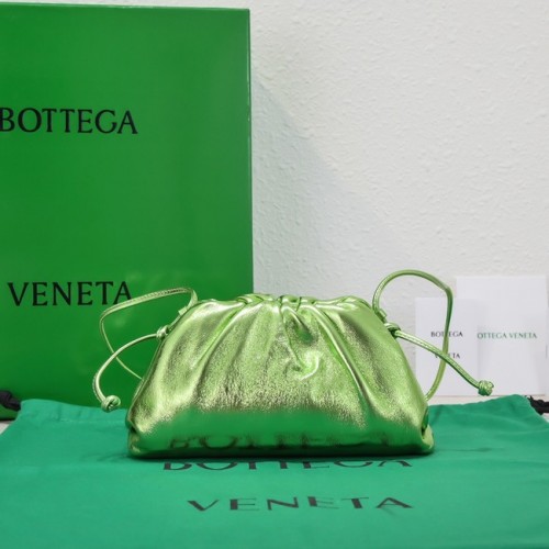 Bottega Veneta Mini intrecciato kožená spojka s páskem 585852 zelená