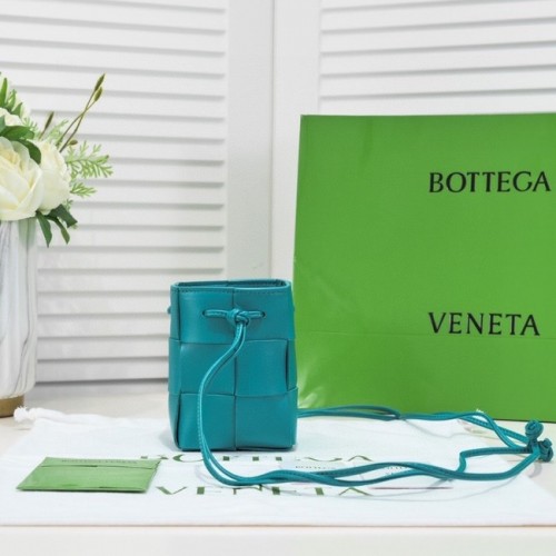 Bottega Veneta Mini Intreccio Kožená Crossbody Bucket Bag 680217 Sky Blue