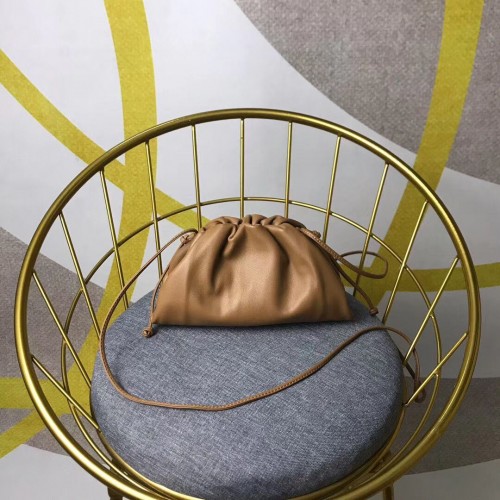 Měkká kabelka přes rameno Bottega Veneta Nappa z jehněčí kůže 98057 hnědá