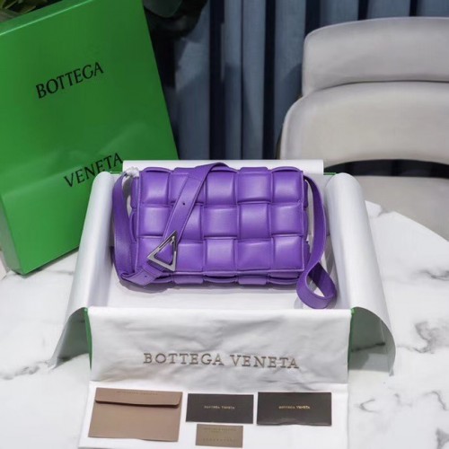 Bottega Veneta POLOŽENÁ KAZETOVÁ TAŠKA 591970 Fialová