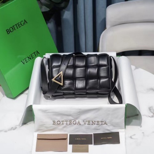 Bottega Veneta Polstrovaná taška na kazety 591970 černá
