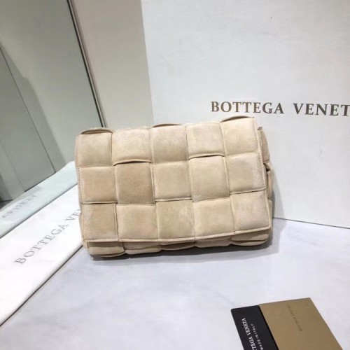 Bottega Veneta POUZDRO KAZETOVÁ KAŠE semiš 591970 sádrová