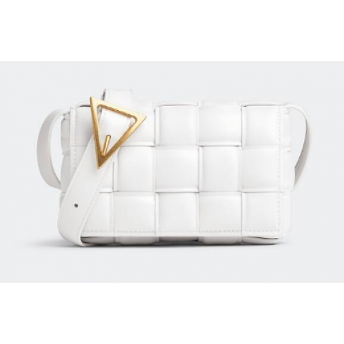 Bottega Veneta Malá polstrovaná kazeta 717506 bílá