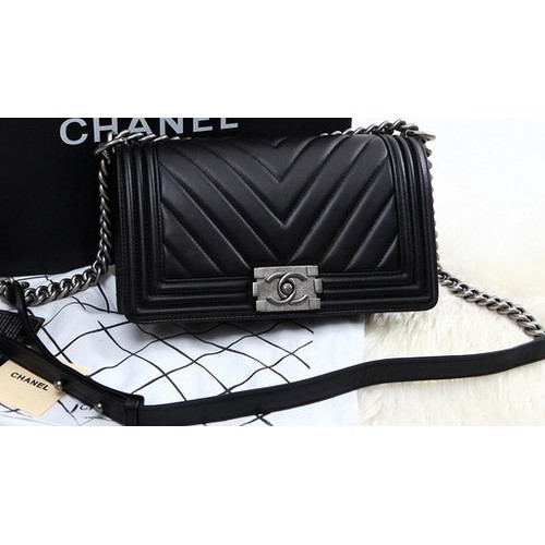Chlapecká kabelka Chanel Flap Bag z telecí kůže Chevron Quilting A67086 černá