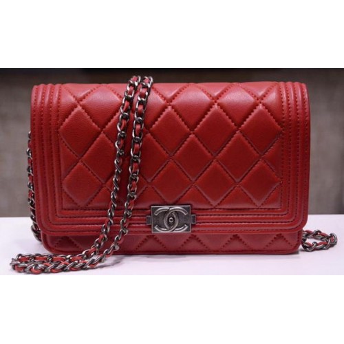 Miniaturní klopové kabelky Chanel Boy s jasným vzorem Cannage A33815 vínové