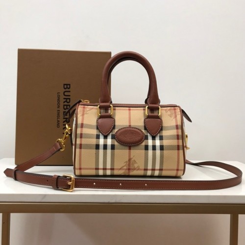 Kožená kabelka přes rameno BurBerry 82012 hnědá