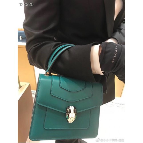 Malá kožená crossbody kabelka Bvlgari Serpenti Forever 20289 Emerald