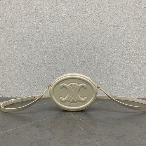 Celine oválná kabelka Cuir Triomphe z hladké telecí kůže 198603 krémová