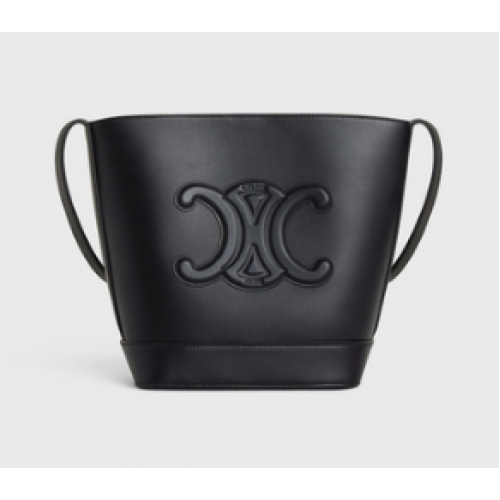 Celine MALÁ KABELKA Z HLADKÉ TELECÍ KŮŽE S UZÁVĚREM TRIOMPHE 198243 černá