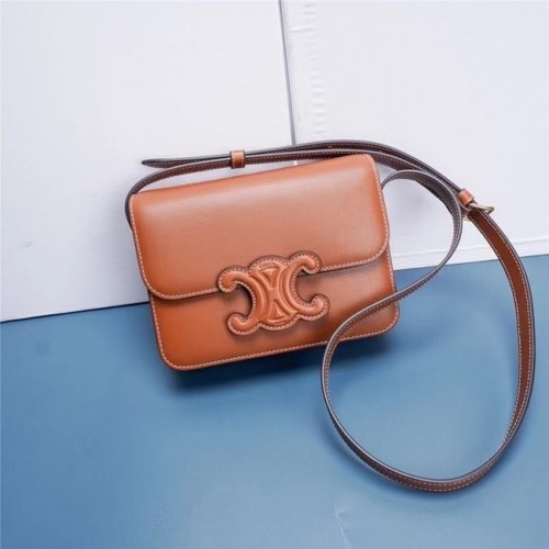 Celine TEEN KLASICKÁ TAŠKA V KRABICI Z TELECÍ KŮŽE 199233 HNĚDÁ