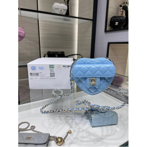 Chanel 2022S Love Heart mini jehněčí crossbody kabelka AO2784 modrá