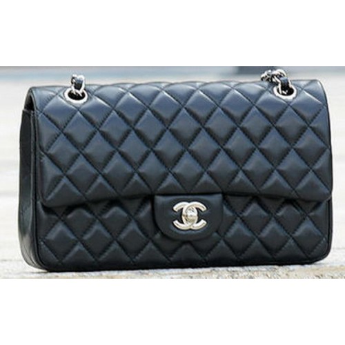 Kabelka Chanel řady 2.55 Flap, černá, z ovčí kůže, A1112, stříbrná
