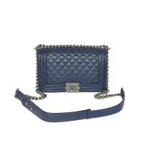 Žhavý styl Chanel A67086 Royalblue Le Boy kabelka přes rameno s klopou, stříbrná
