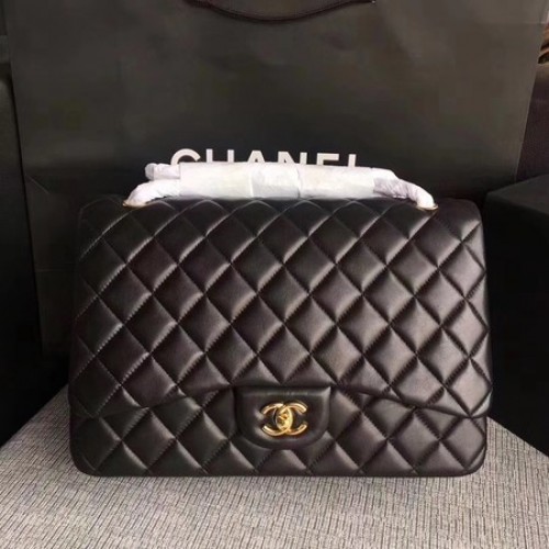 Chanel Maxi prošívaná klasická kabelka s klopou černá ovčí kůže A58601 zlatá