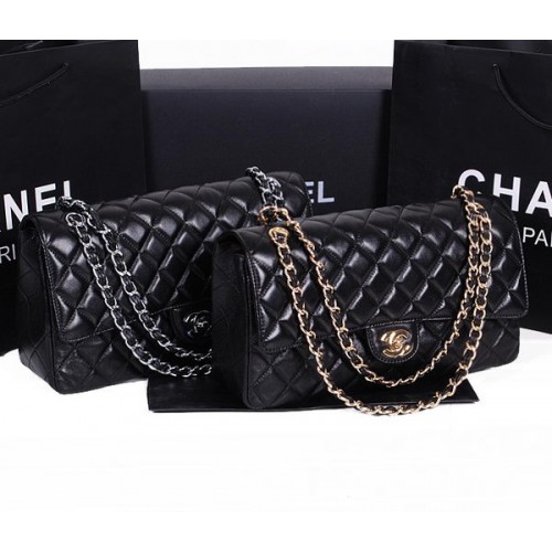 Klasická kabelka Chanel Flap Bag 1113 z černé ovčí kůže