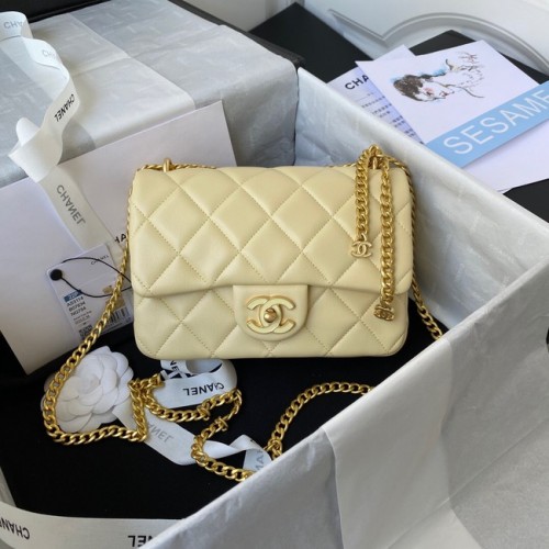 Malá kabelka přes rameno Chanel Flap Lambskin AS3114 světle žlutá