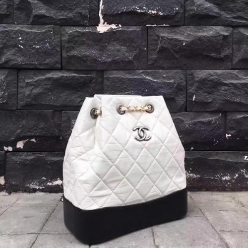 Kabelka Chanel Hobo z ovčí kůže A92994 bílá