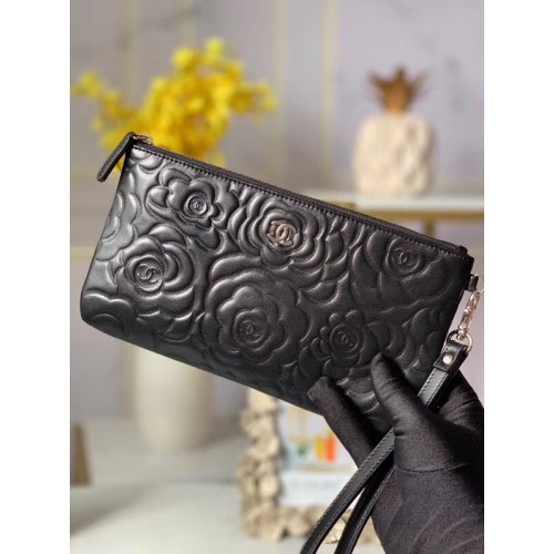 Kabelka Chanel Lambskin Clutch Stříbrno-kovová A009 černá