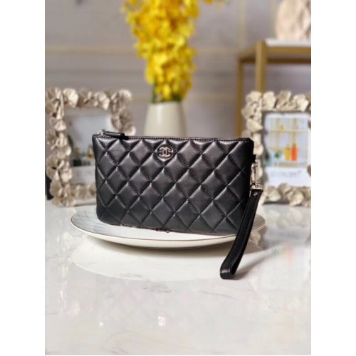 Kabelka Chanel Lambskin Clutch Stříbrno-kovová A010 černá