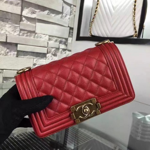 Kabelka Chanel Le Boy Flap Ramenní Originální Cavier Leather A67085 Červeno-zlatá Spona