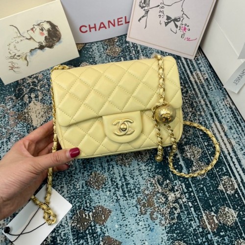 Chanel MINI Flap Bag Original Sheepskin Leather 1115 světle žlutá