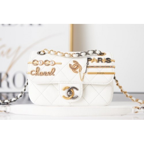 Chanel MALÁ KLOPOVÁ KABELKA AS2979 bílá
