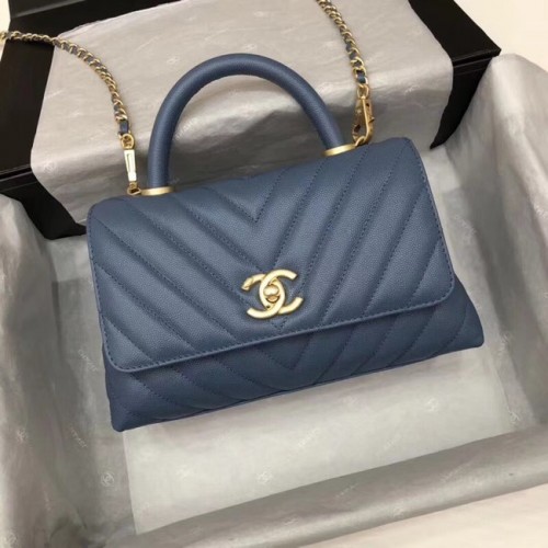 Chanel malá klopová kabelka s horním uchem A92990 tmavě modrá