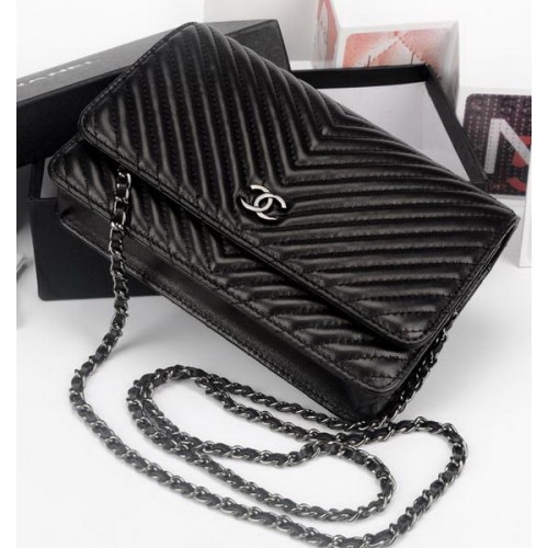 Chanel mini kabelka s klopou Chevron Leather A33814V černá