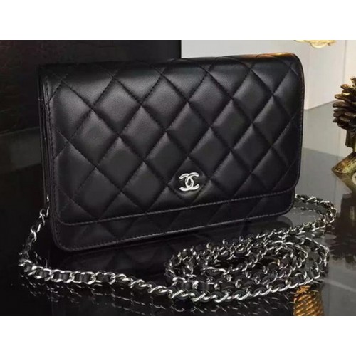 Chanel WOC mini kabelka s klopou černá ovčí kůže A5373 stříbrná