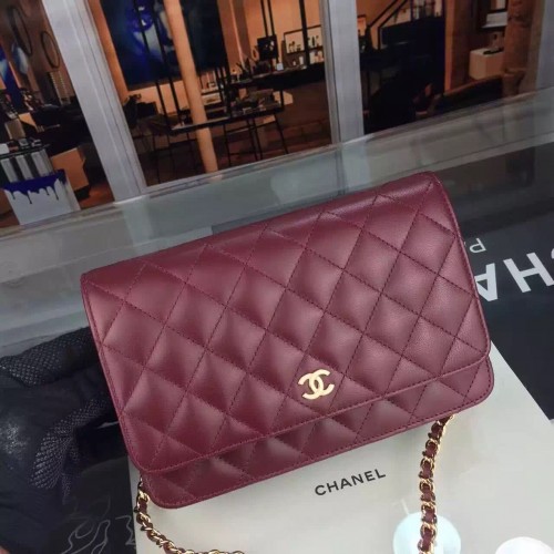Chanel WOC mini kabelka z jehněčí kůže A5373 vínová
