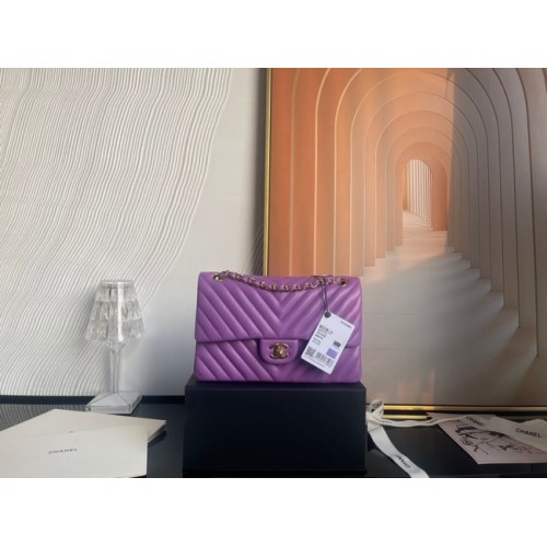 Klasická kabelka Chanel z jehněčí kůže, zlatá, kovová, V01112, fialová