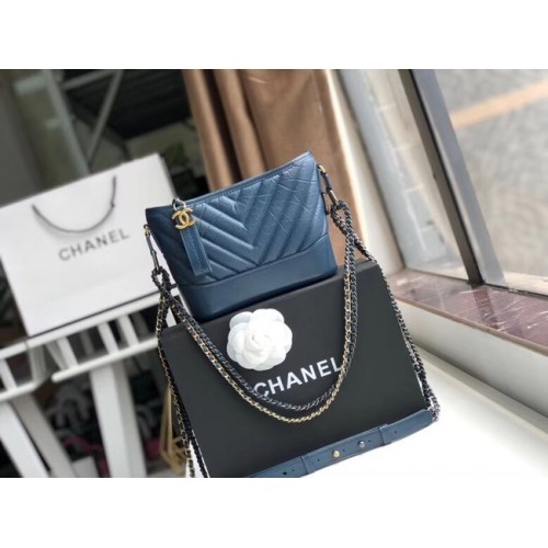 Malá hobo kabelka Chanel Gabrielle A91810 modrá
