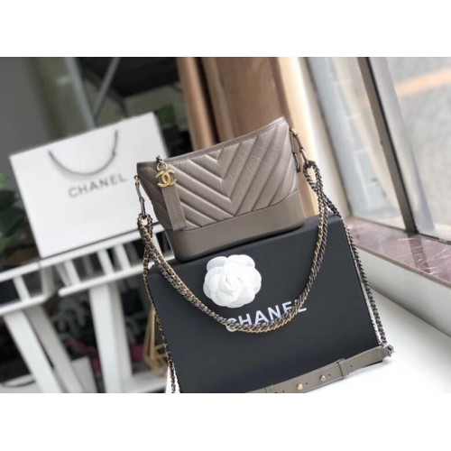 Malá hobo kabelka Chanel Gabrielle A91810 šedá