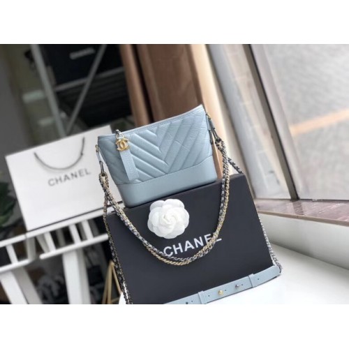 Malá hobo kabelka Chanel Gabrielle A91810 světle modrá
