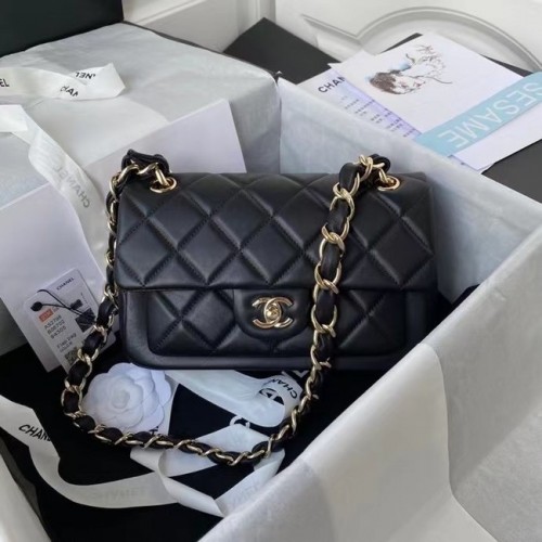 Kožená kabelka přes rameno Chanel AS2798 černá