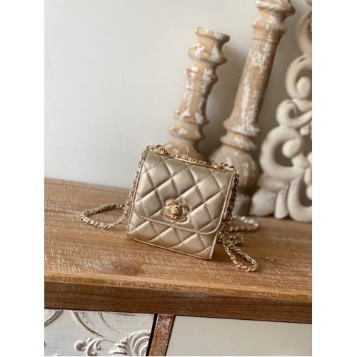 Chanel mini kabelka přes rameno z jehněčí kůže ve zlaté barvě, kovová 88631 zlatá