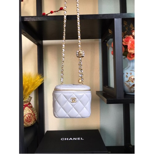 Chanel mini kabelka přes rameno z jehněčí kůže, zlatá kovová AP2929 světle šedá