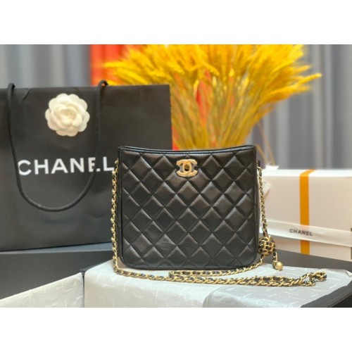 Chanel mini kabelka přes rameno z jehněčí kůže a kovu ve zlaté barvě AS3259 černá