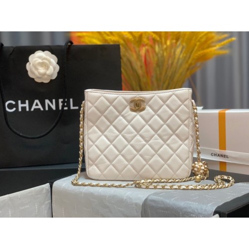 Chanel mini kabelka přes rameno z jehněčí kůže a kovu ve zlaté barvě AS3259 bílá