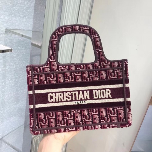 DIOR BOOK TOTE vínová Dior šikmá vyšívaná sametová M1286Z